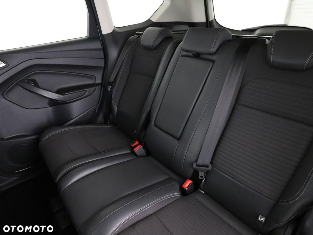 Ford Kuga 2.0 TDCi 2x4 Business Edition - 18