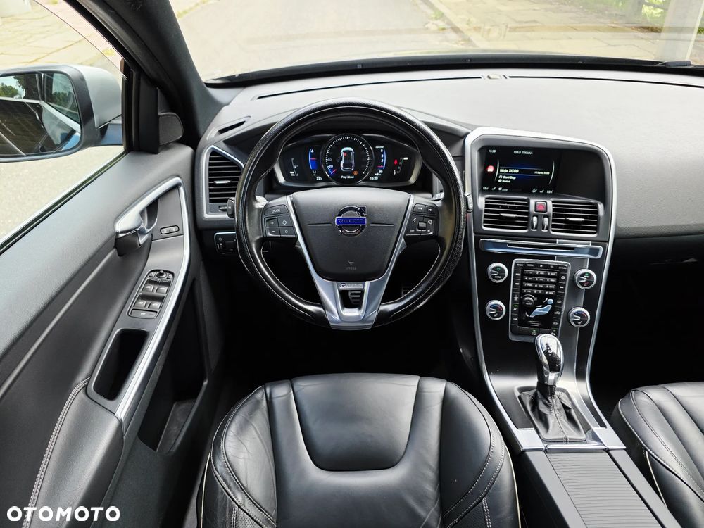 Volvo XC 60 D3 Drive-E R-Design Momentum - 25