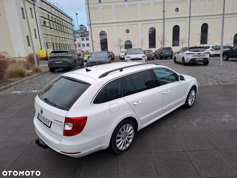 Skoda Superb 2.0 TDI Green tec Elegance - 10