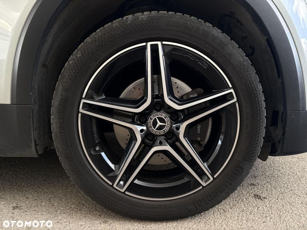 Mercedes-Benz GLB - 16