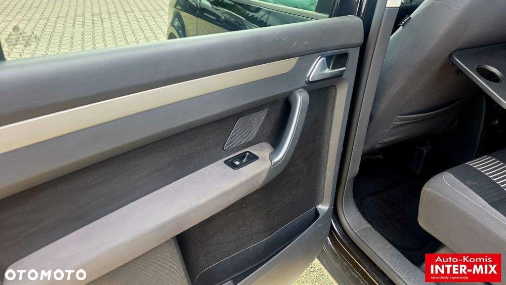 Volkswagen Touran - 25