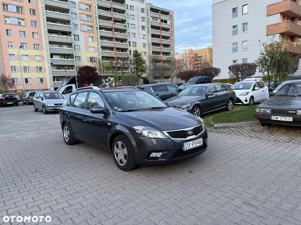 Kia Ceed 1.6 CVVT Dream-Team Edition - 17