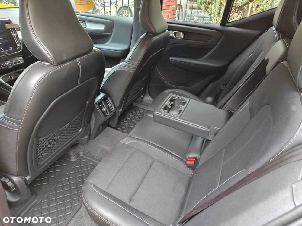 Volvo XC 40 T4 AWD Geartronic Momentum - 20