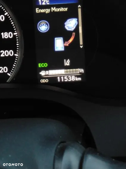 Lexus CT - 9