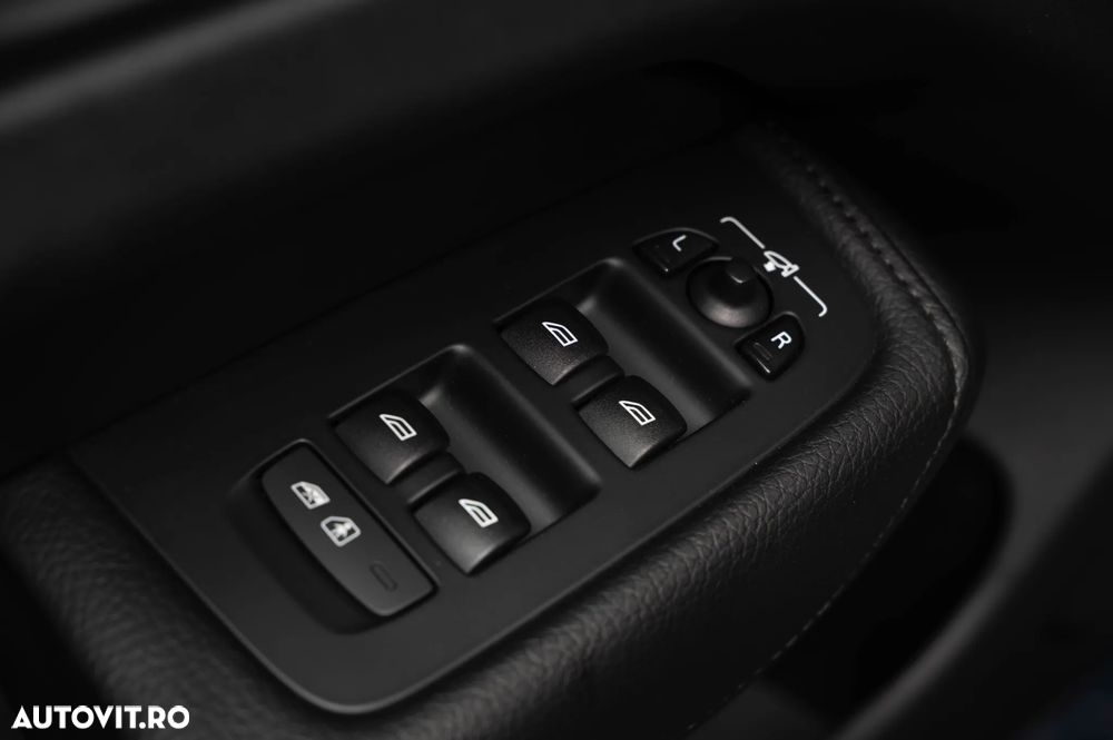 VOLVO XC60 2020 — imagine 16