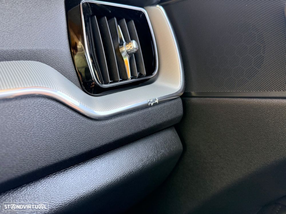 Volvo XC 60 2.0 T6 PHEV R-Design Expression AWD - 41