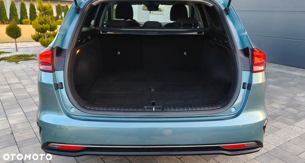 Kia Ceed ver-1-6-crdi-mhev-business-line - 30