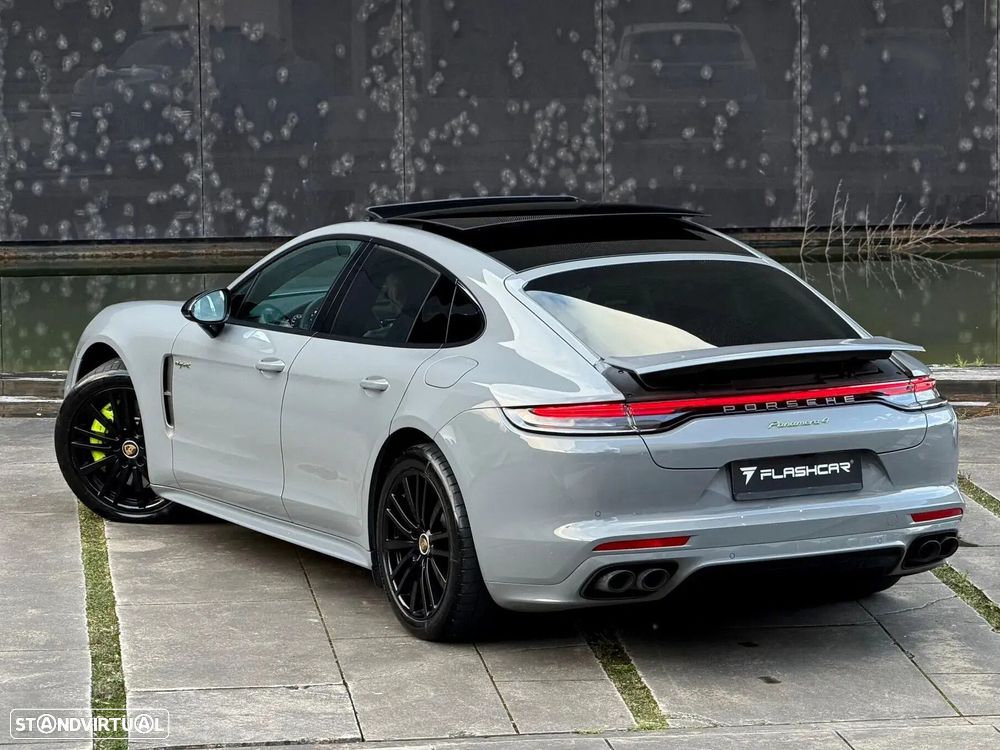 Porsche Panamera 4 E-Hybrid Platinum Edition com PDLS - 18
