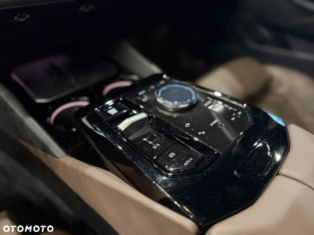 BMW Seria 5 520d mHEV - 14