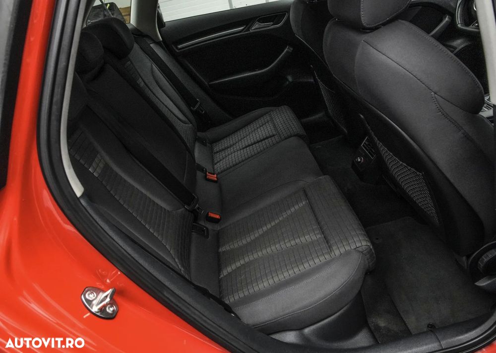 Audi A3 Sportback 1.4 TFSI S line Sportpaket - 17