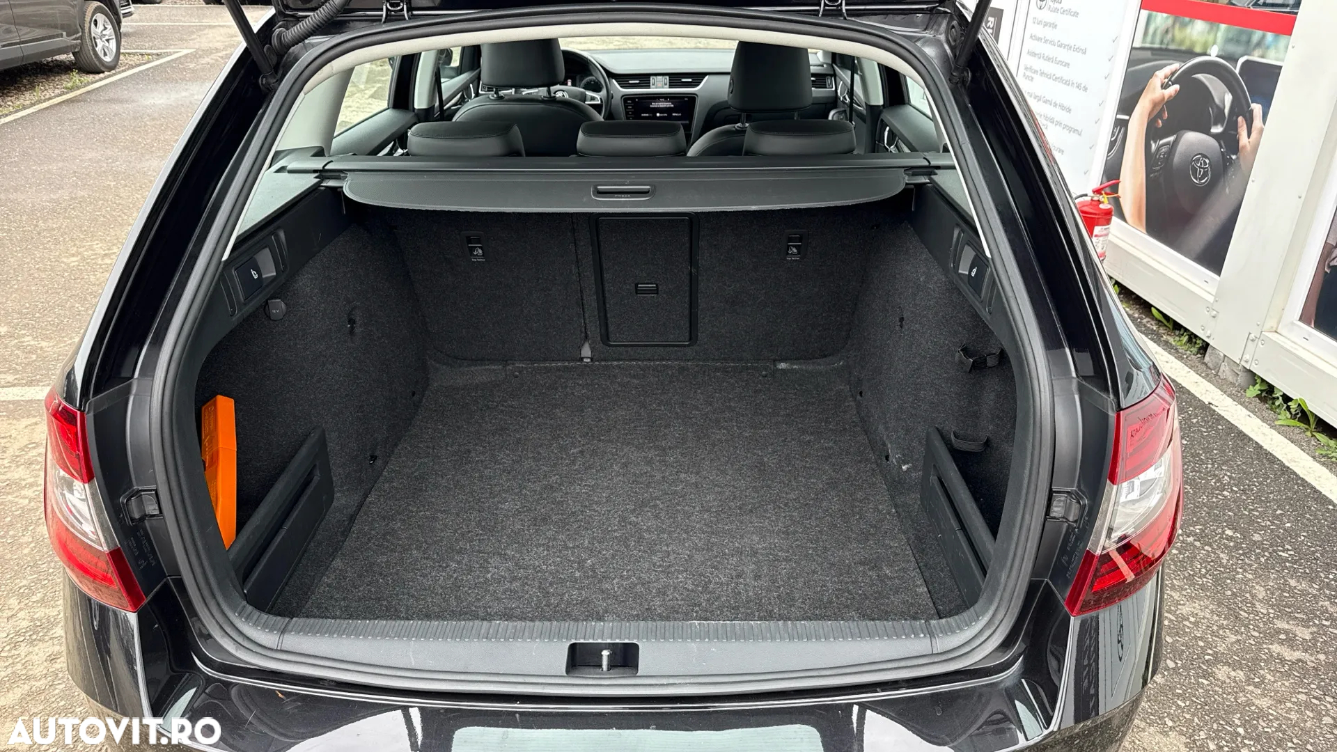 Skoda Octavia Combi Diesel 1.6 TDI Style - 11