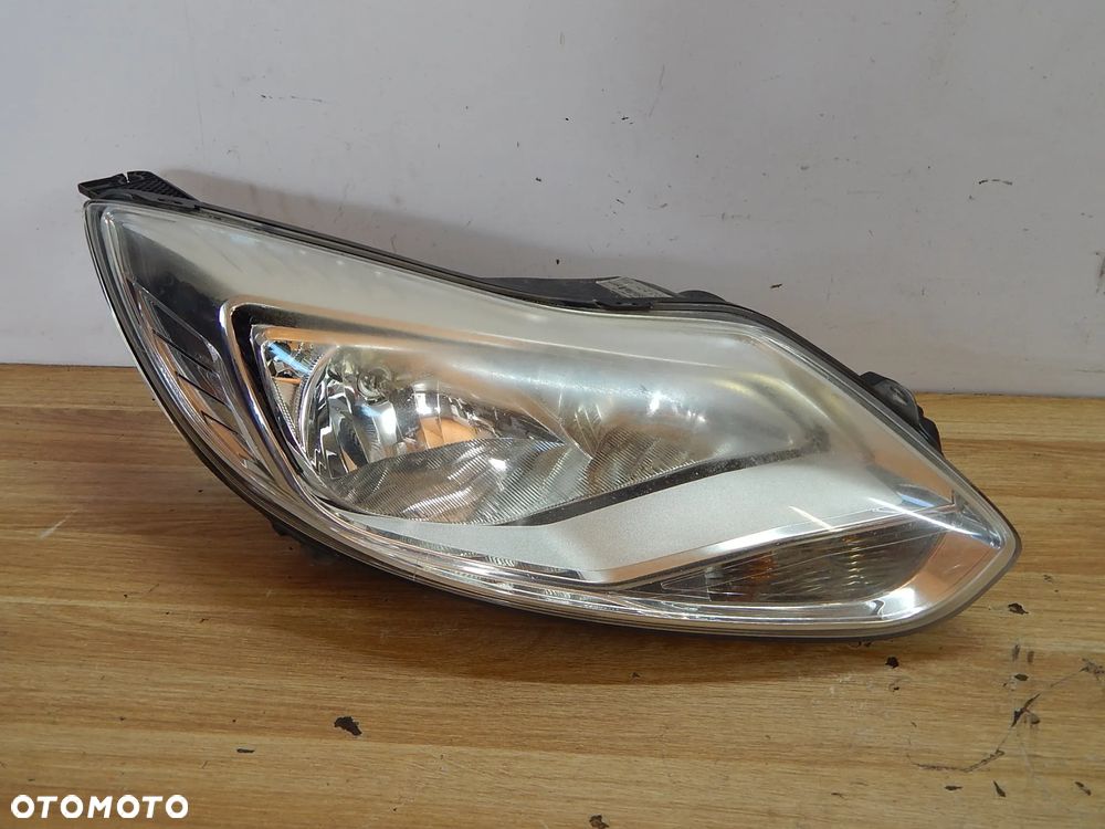 Lampa przód przednia Ford Focus MK3 10-15 EU Łuków części - 6