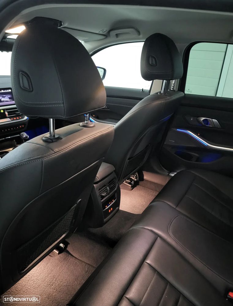 BMW 318 d Luxury Line - 7