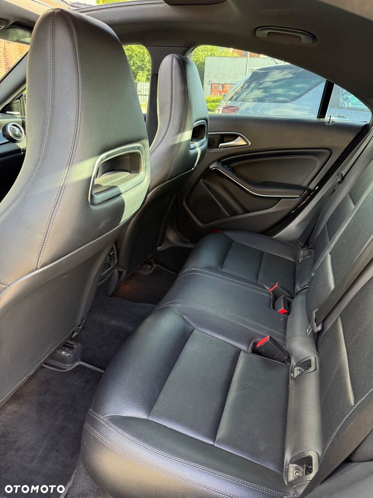 Mercedes-Benz CLA 250 7G-DCT - 10
