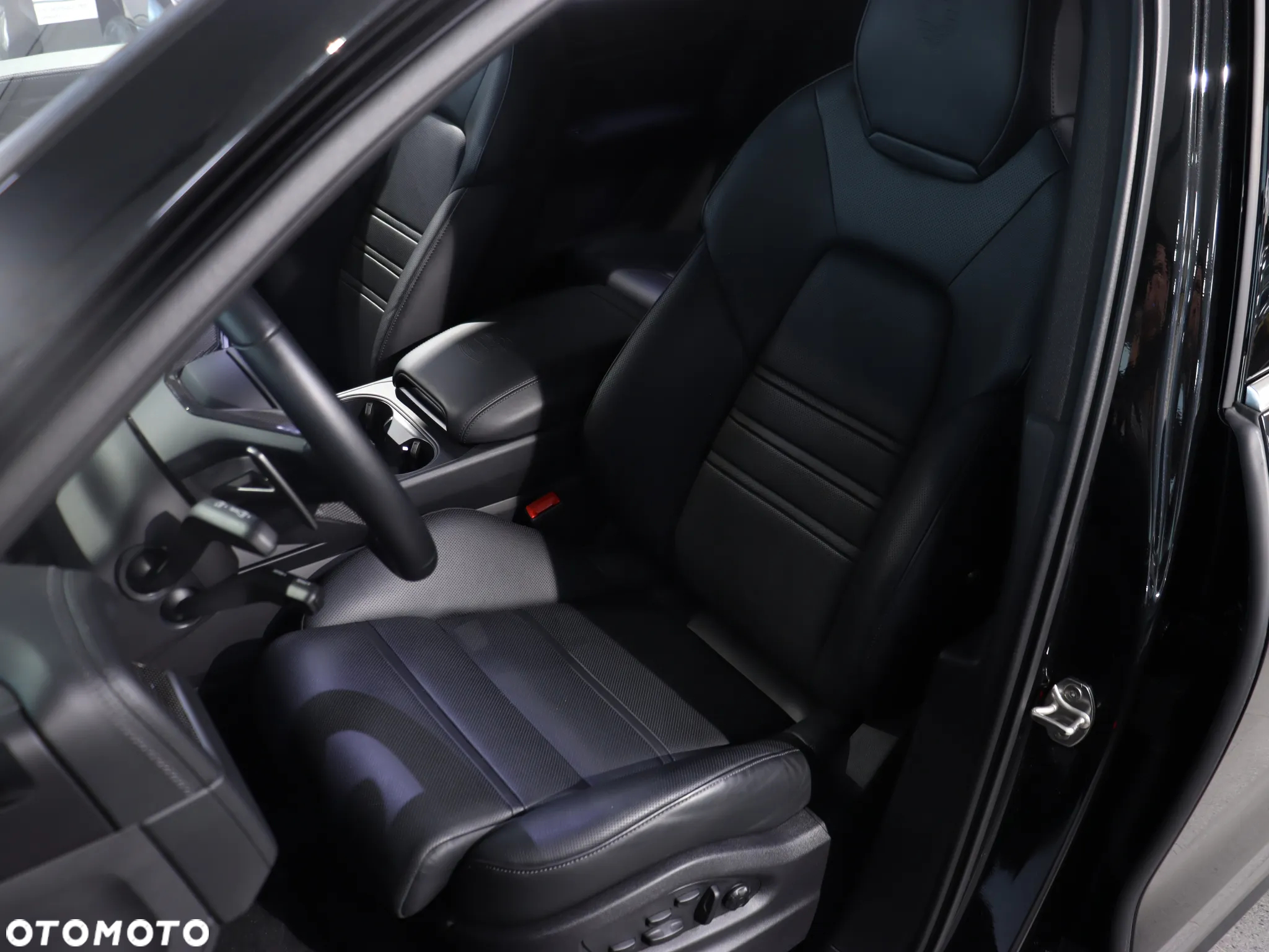 Porsche Cayenne S E-Hybrid PHEV - 16
