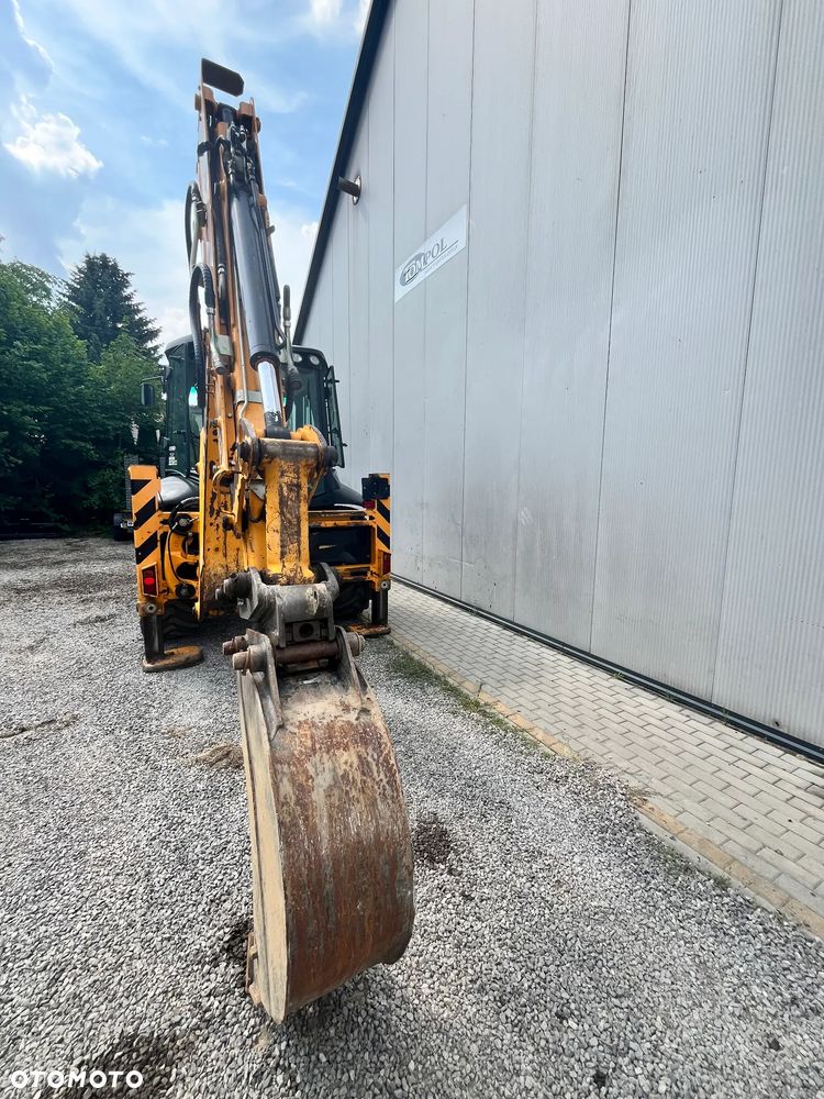 JCB 3CX - 9