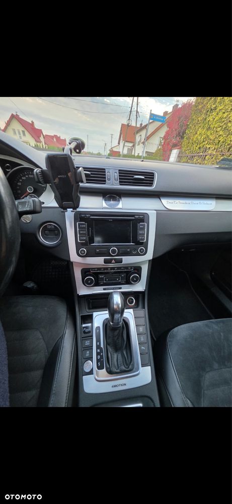 Volkswagen Passat 2011 photo 5