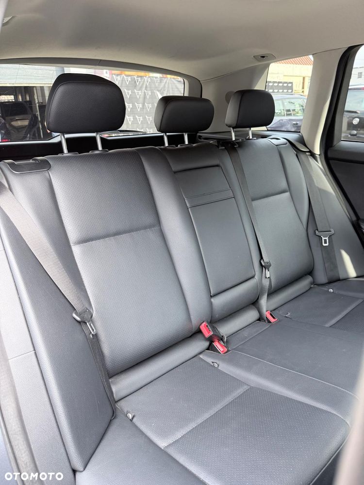 Mercedes-Benz GLK 350 4-Matic - 17