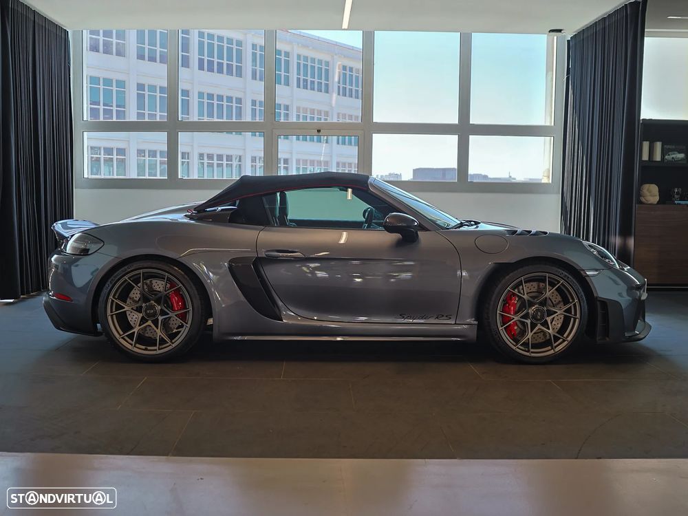 Porsche 718 Spyder - 3