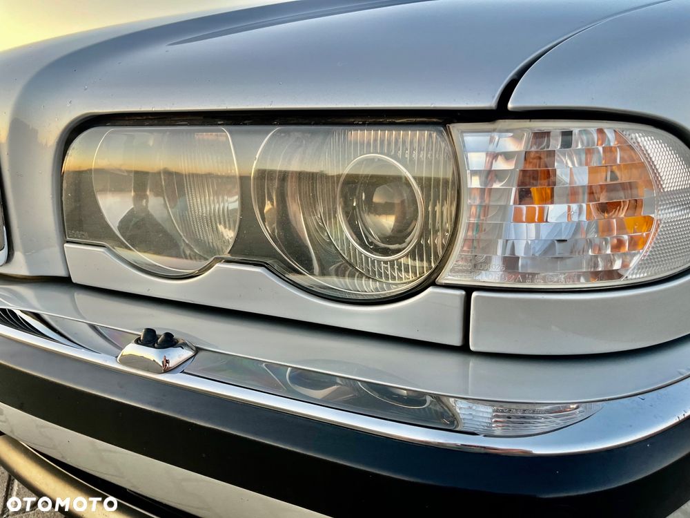 BMW Seria 7 735i L - 15
