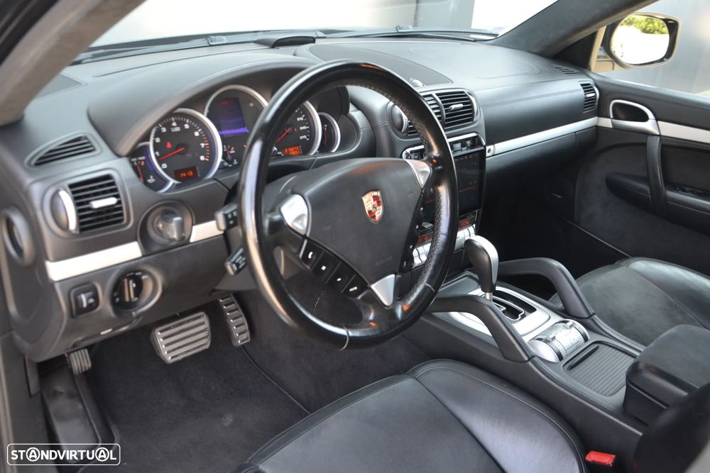Porsche Cayenne GTS Tiptronic - 26