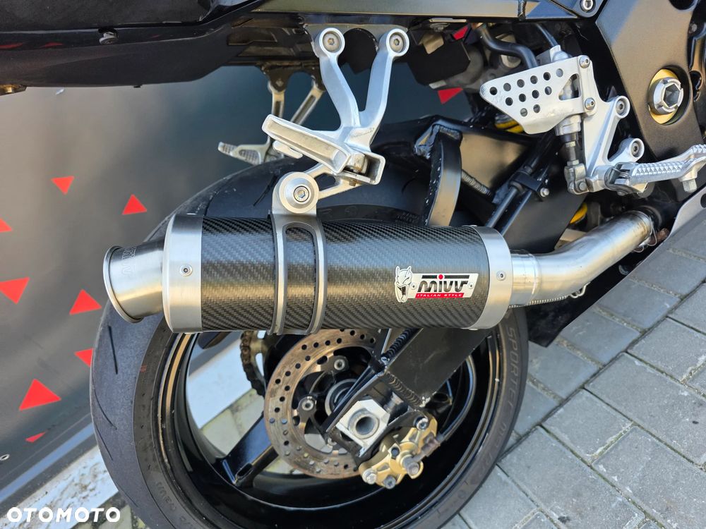 Suzuki GSX-R - 22