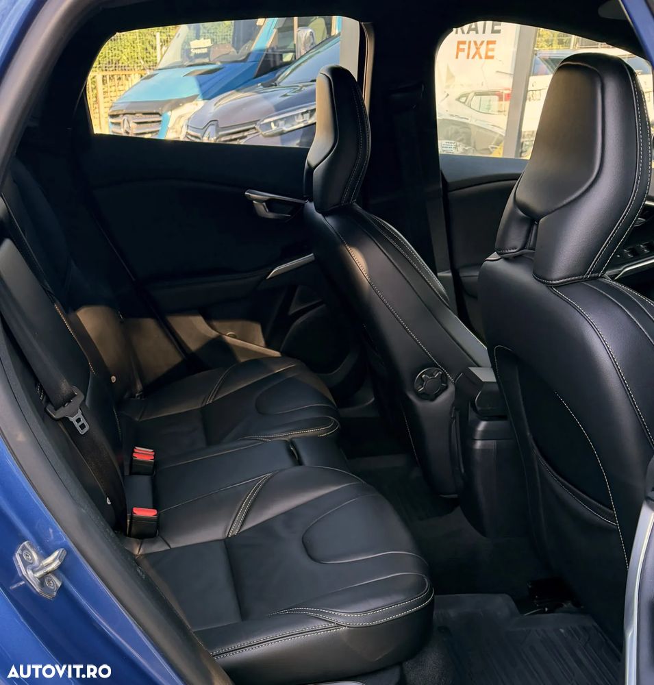 Volvo V40 D3 Geartronic RDesign - 10