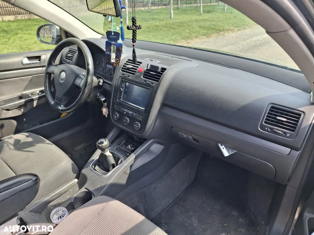 Volkswagen Jetta - 5