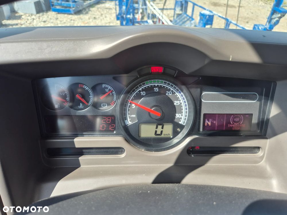 Renault PREMIUM 320 DXI 4X2 długa rama - 8