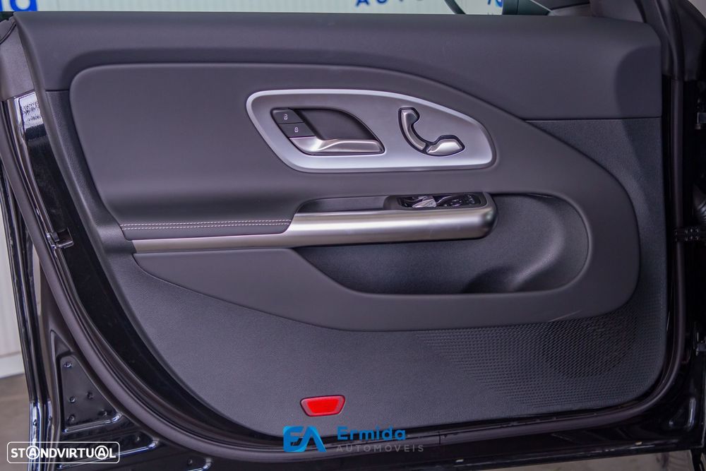 Mercedes-Benz CLA 350 - 33