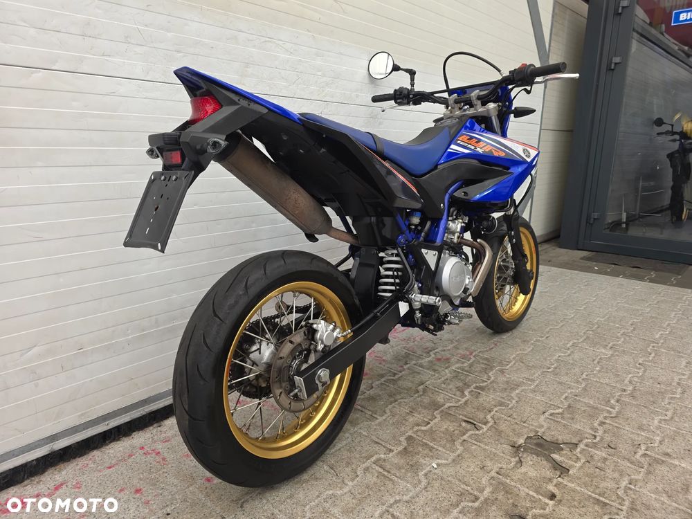Yamaha WR - 16