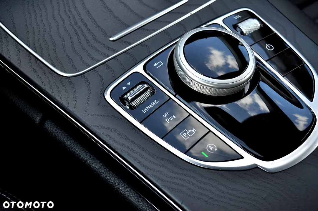 Mercedes-Benz Klasa C 220 d T 9G-TRONIC AMG Line - 31