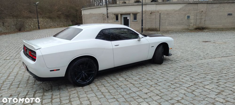 Dodge Challenger - 3