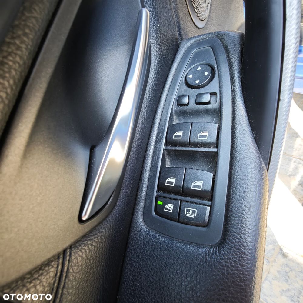 BMW Seria 3 335i Sport Line - 19
