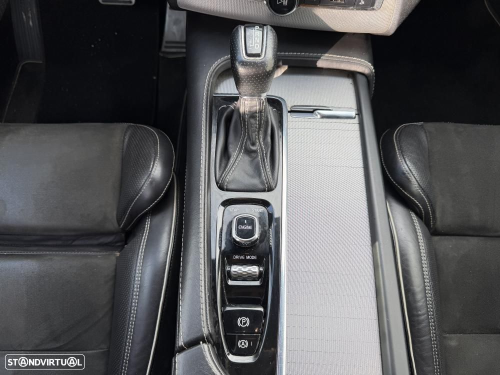 Volvo XC 90 2.0 D4 R-Design - 27