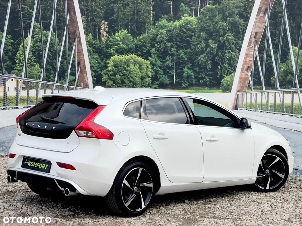 Volvo V40 D3 Geartronic RDesign - 11