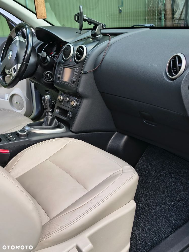 Nissan Qashqai - 14
