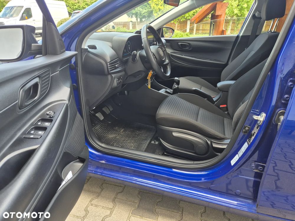 Hyundai i20 blue 1.2 Pure - 9