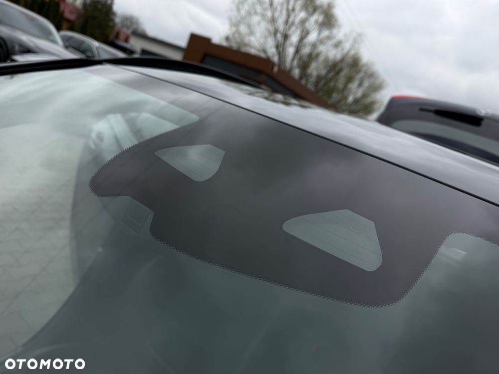 Mercedes-Benz Klasa C 300 d mHEV AMG - 17