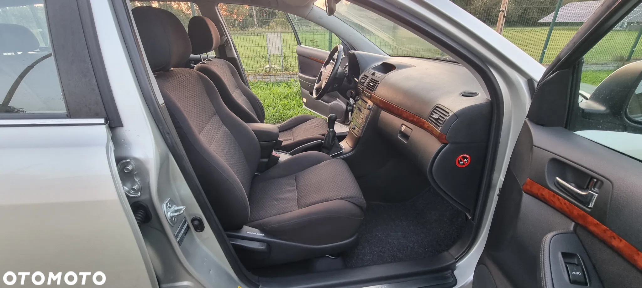 Toyota Avensis - 18