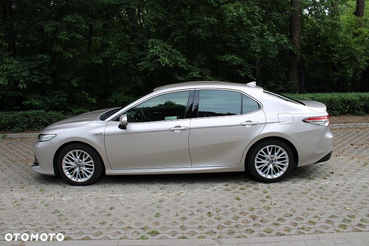 Toyota Camry 2.5 Hybrid Executive CVT - 2