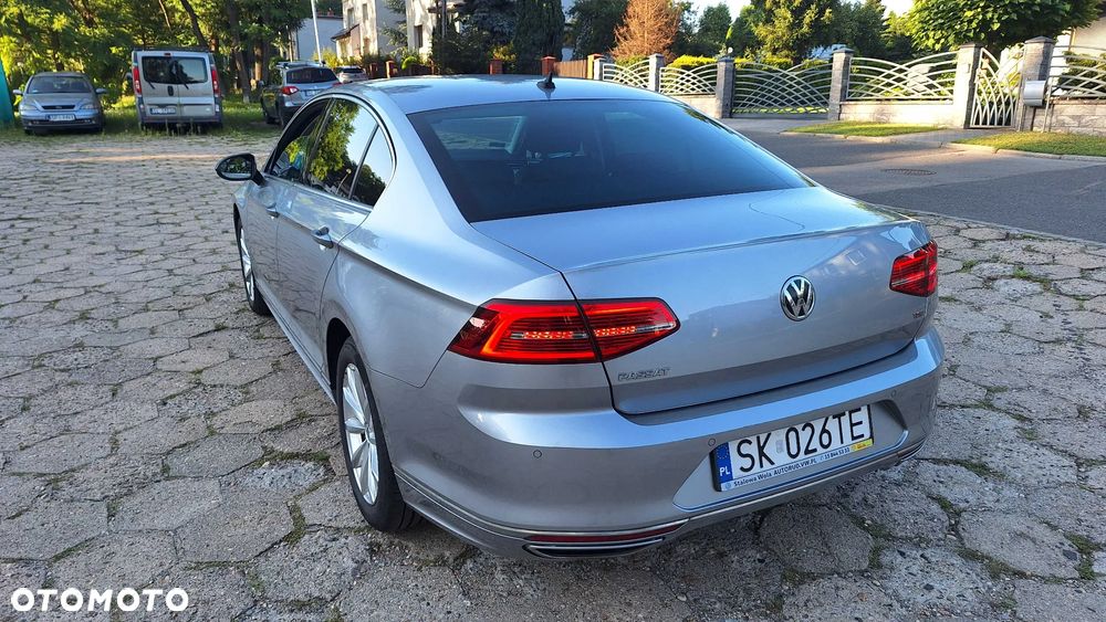 Volkswagen Passat - 9