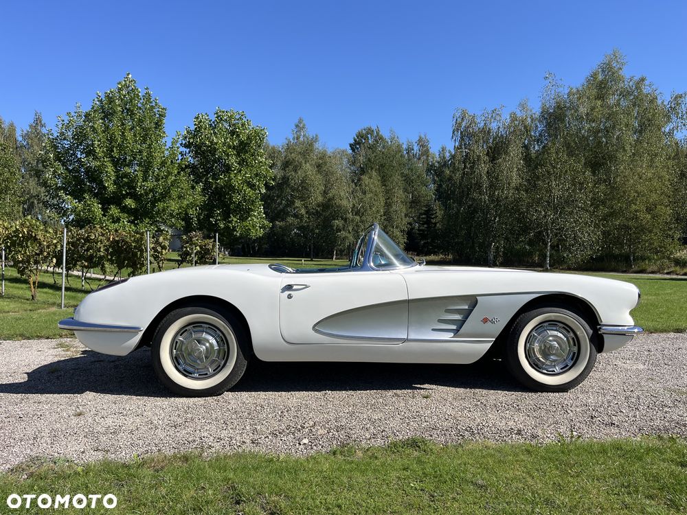 Chevrolet Corvette - 6