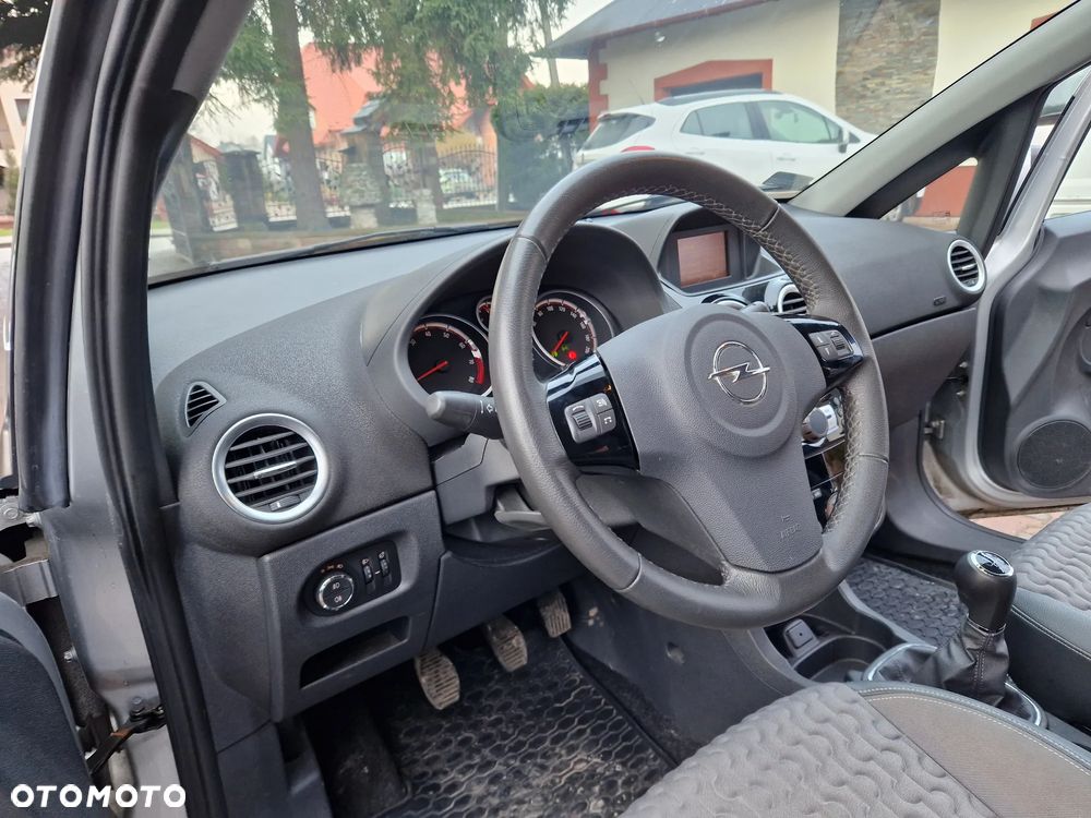 Opel Corsa 1.4 16V Cosmo - 20