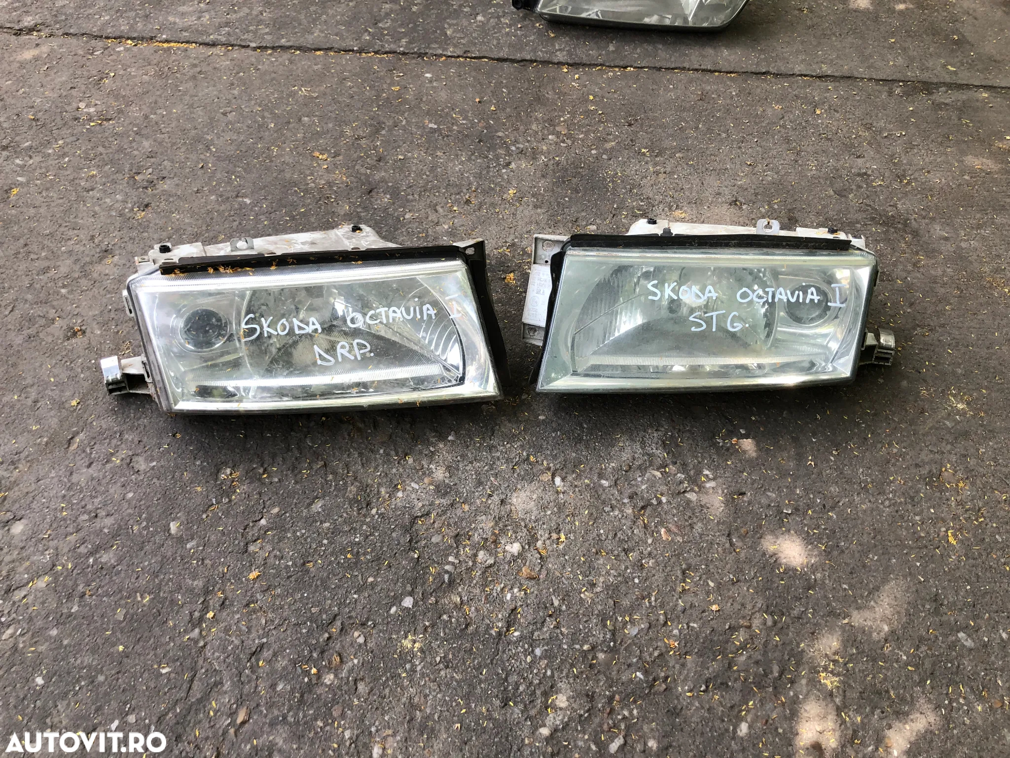 Far stanga/Far dreapta Skoda Octavia 1 halogen - 2