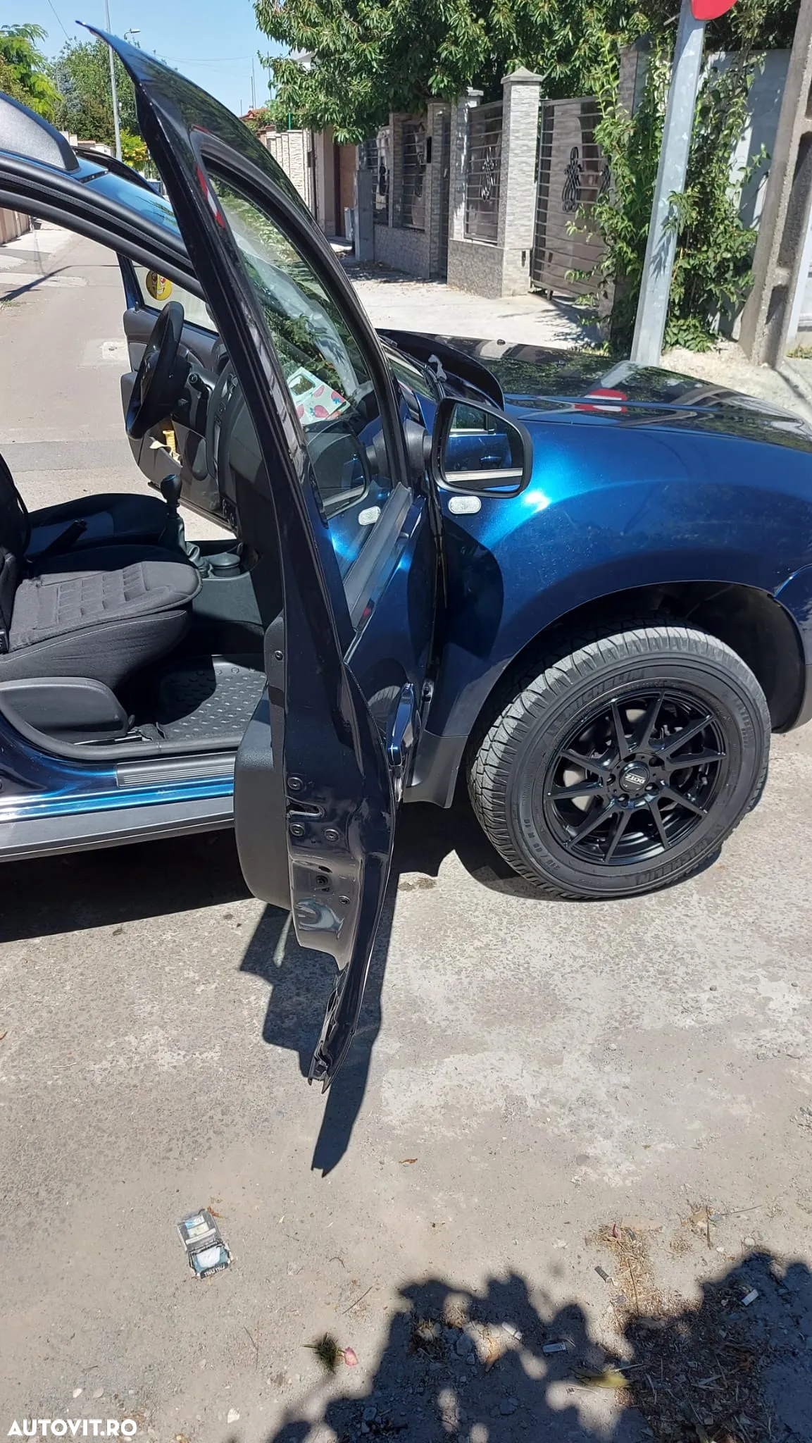 Dacia Duster 1.6 4x4 Laureate - 4