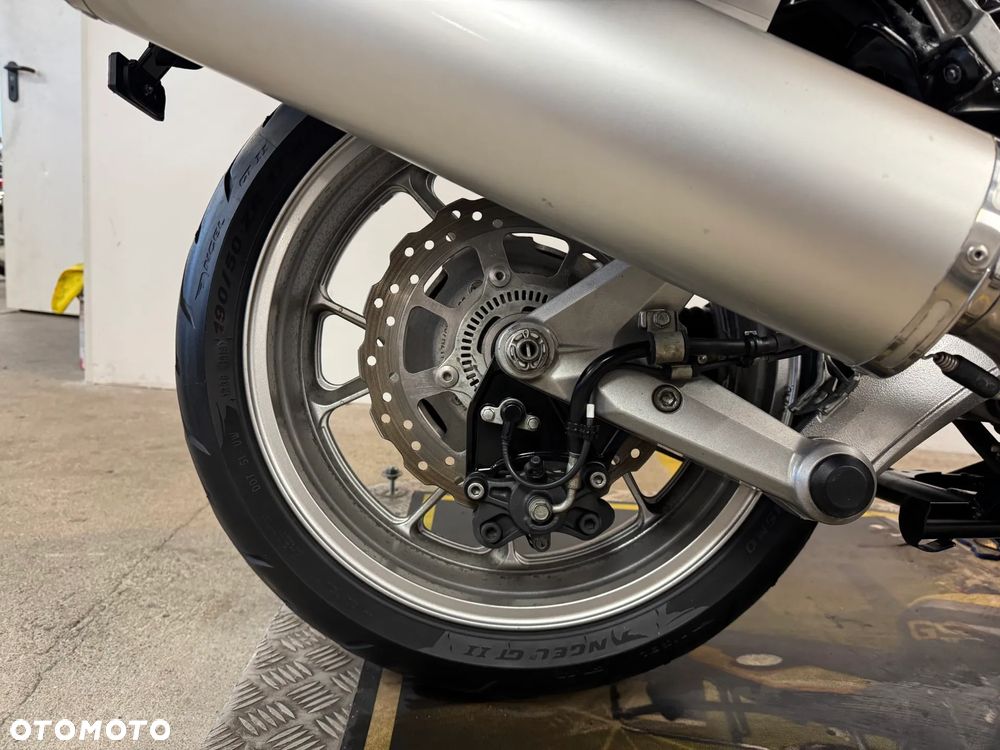 Kawasaki GTR - 15