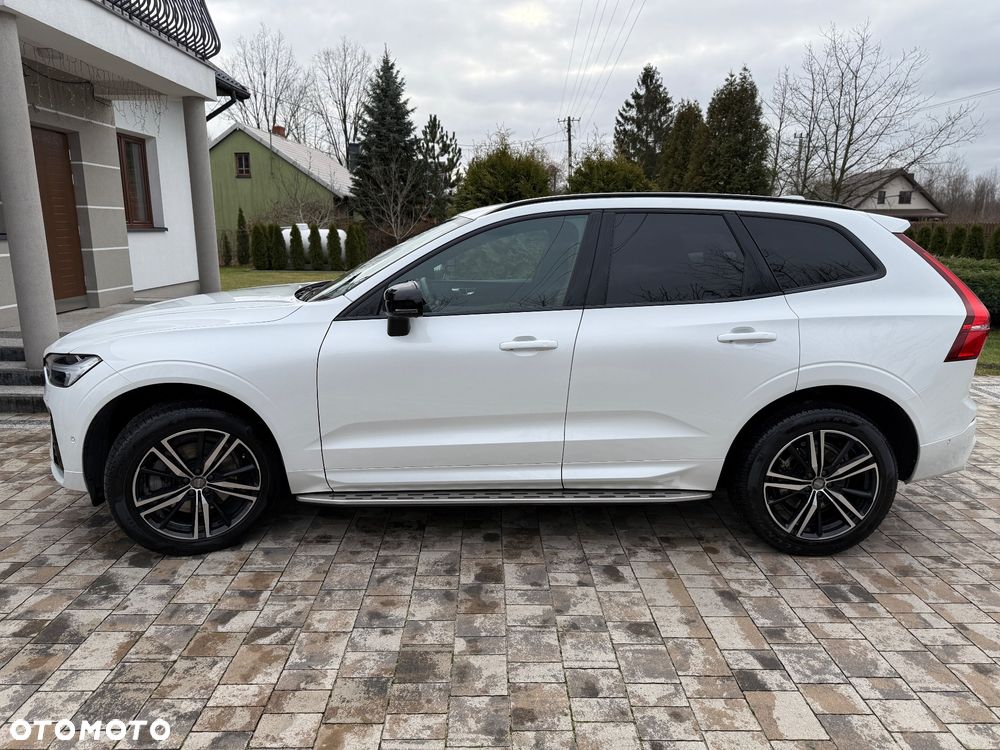 Volvo XC 60 B5 B AWD Ultimate Dark - 21