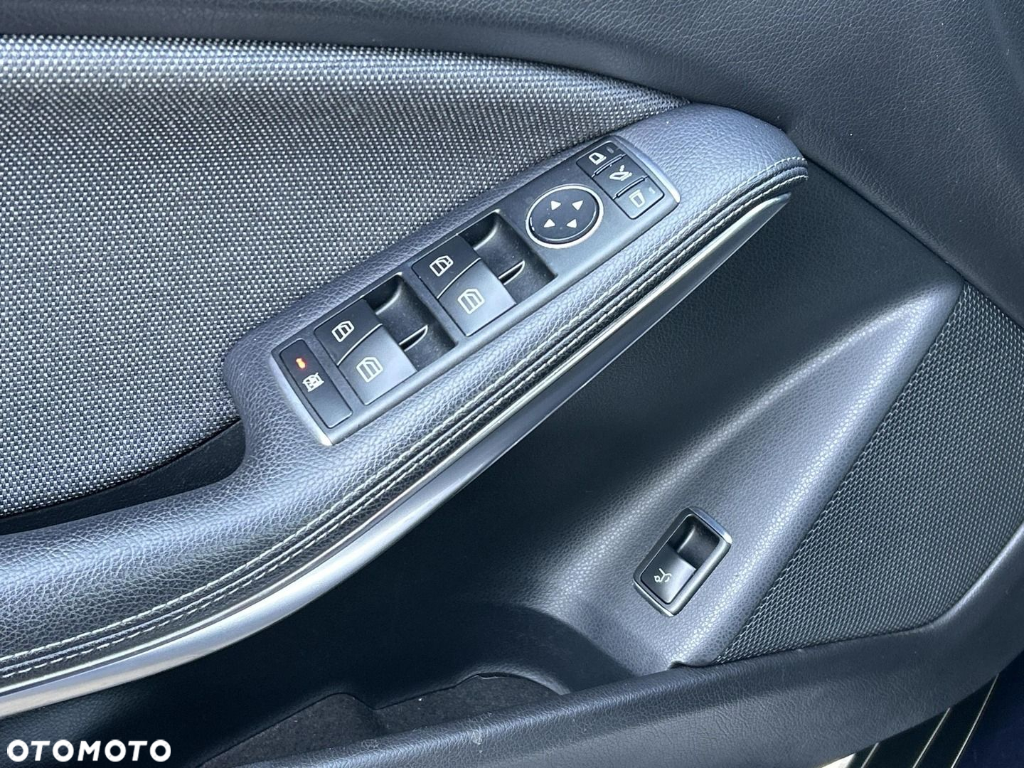 Mercedes-Benz GLA 180 d 7G-DCT Urban - 20