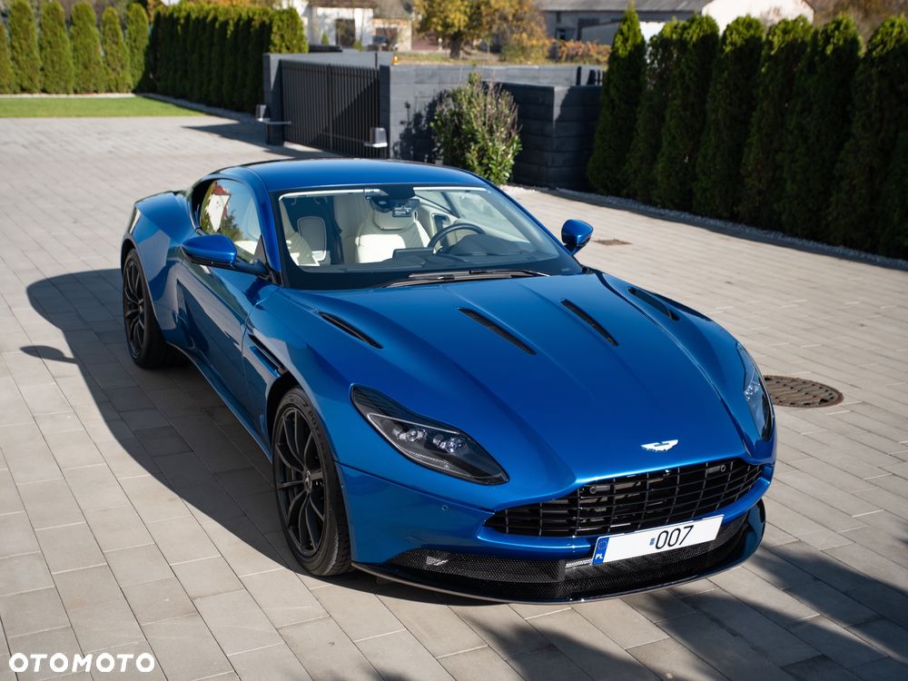Aston Martin DB11
